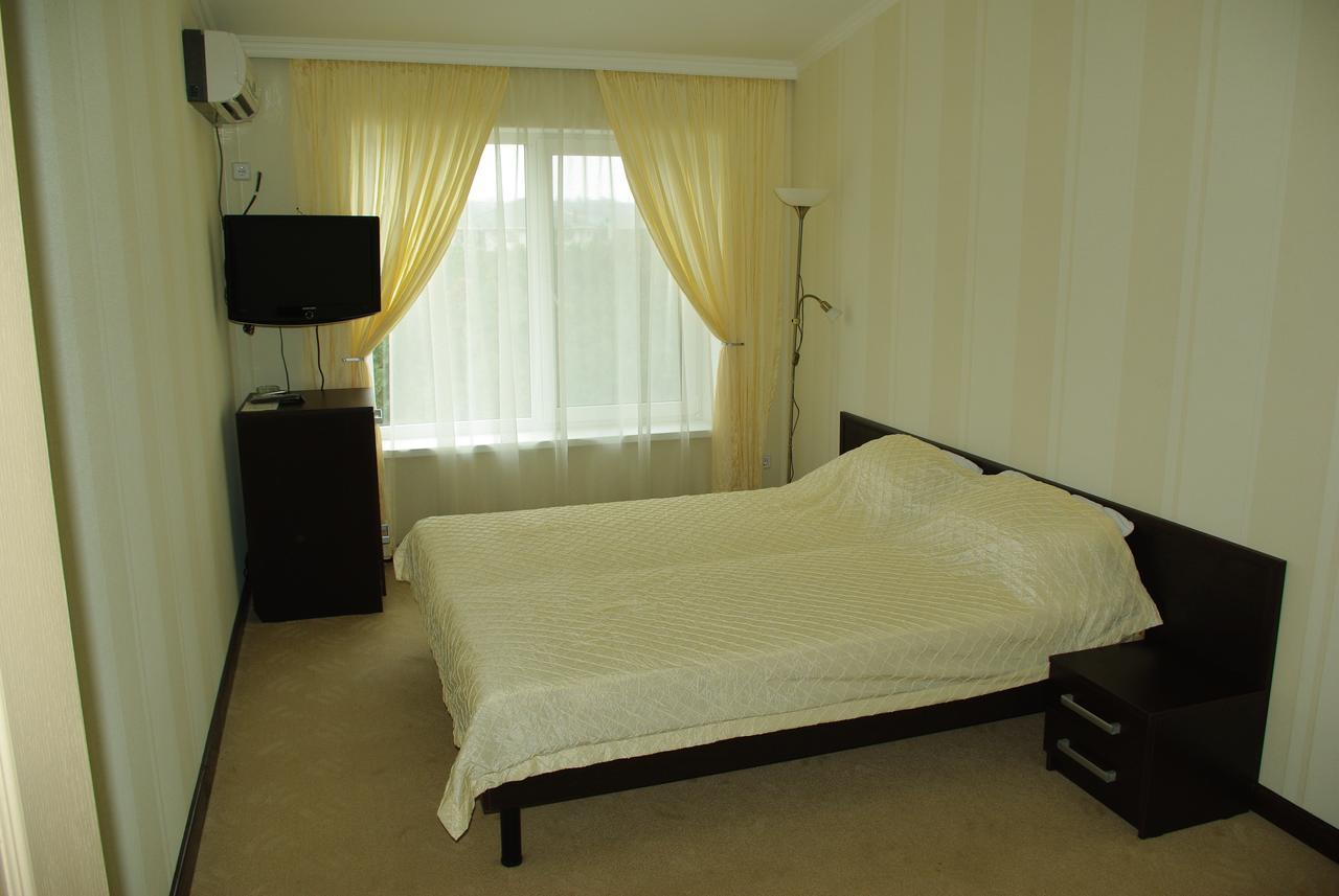 Hotel Allians Коблево Екстериор снимка