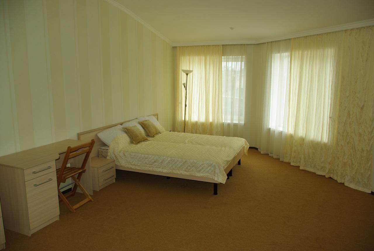 Hotel Allians Коблево Екстериор снимка
