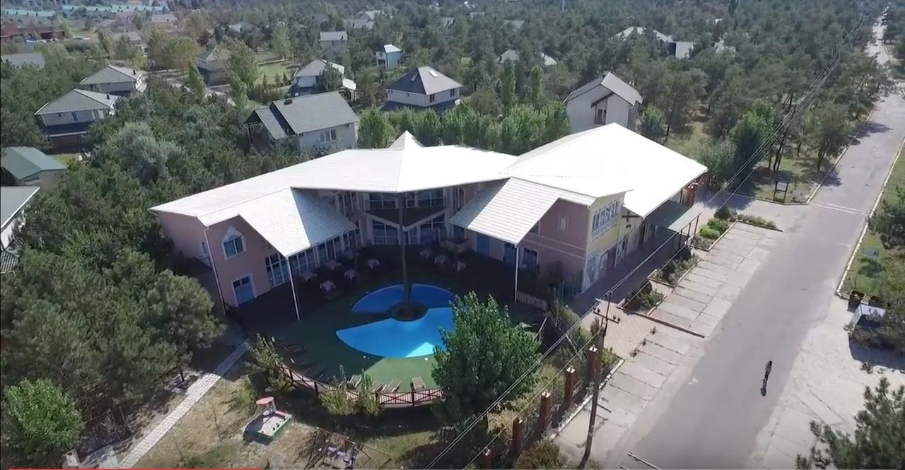 Hotel Allians Коблево Екстериор снимка