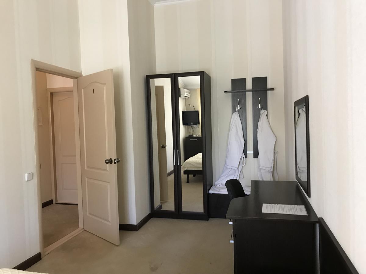 Hotel Allians Коблево Екстериор снимка