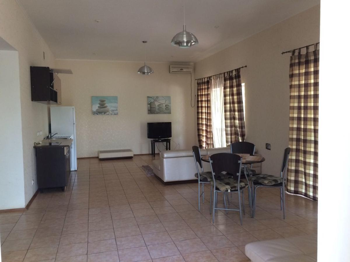Hotel Allians Коблево Екстериор снимка