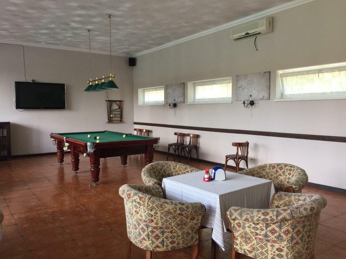 Hotel Allians Коблево Екстериор снимка